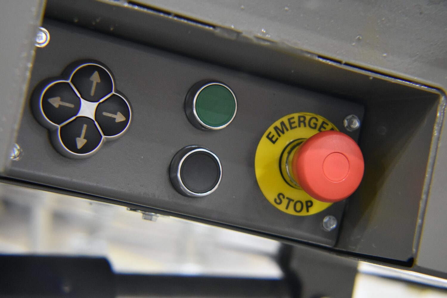 mobile belted loader controls and e-stop