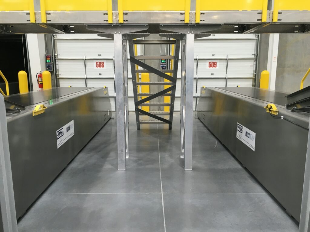 Telescopic Belt Conveyor at Distribution Center Dock Doors